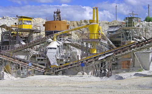 Latest company case about The Application of KD600 Vector Frequency Converter in the  Belt Production Line of Quarry